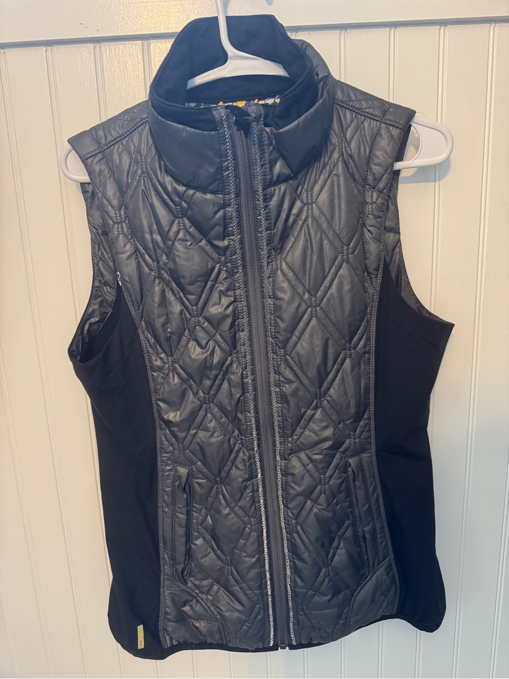 Lole quilted gray and black vest